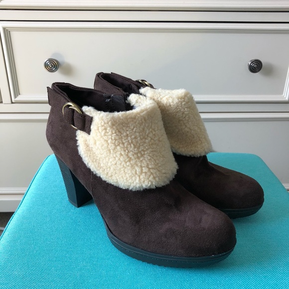 Naturalizer brand new 9-1/2 ankle boots - Picture 1 of 5